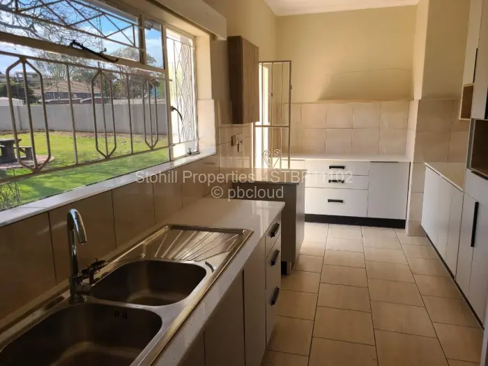 6 Bedroom House to Rent in Avondale