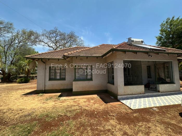 3 Bedroom House to Rent in Mabelreign, Harare
