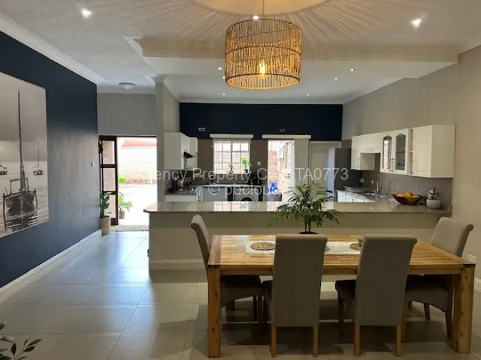 Townhouse/Cluster to Rent in Newlands