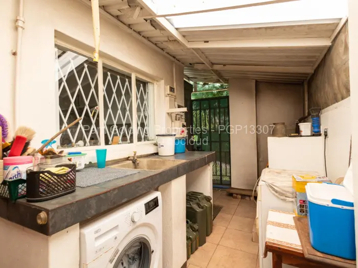 3 Bedroom House for Sale in Lake Chivero, Lake Chivero