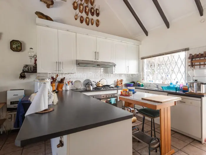 3 Bedroom House for Sale in Lake Chivero, Lake Chivero