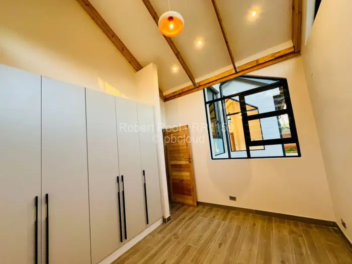 2 Bedroom House to Rent in Highlands, Harare