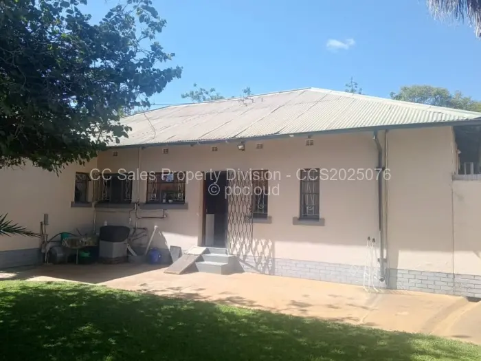 3 Bedroom House for Sale in Hillcrest, Bulawayo