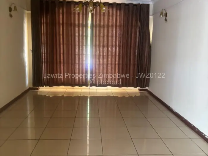 9 Bedroom House to Rent in Greystone Park, Harare