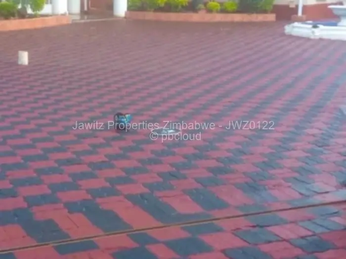 9 Bedroom House to Rent in Greystone Park, Harare