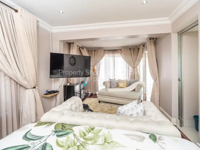 6 Bedroom House for Sale in Mount Pleasant, Harare