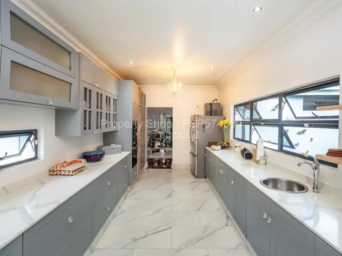 6 Bedroom House for Sale in Mount Pleasant, Harare