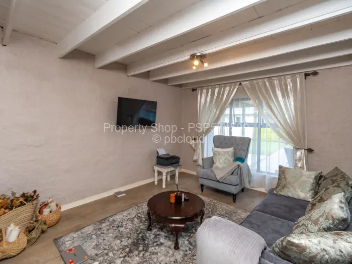 6 Bedroom House for Sale in Mount Pleasant, Harare