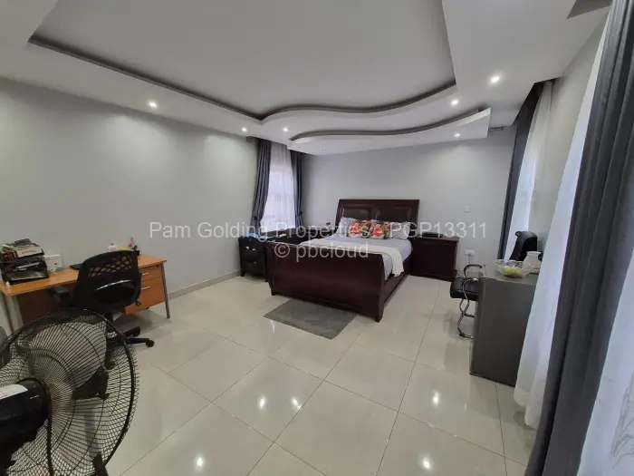 5 Bedroom House for Sale in Sandton Park, Harare