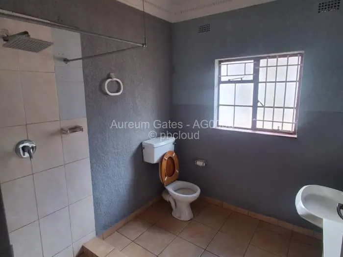 Townhouse/Cluster to Rent in Borrowdale, Harare