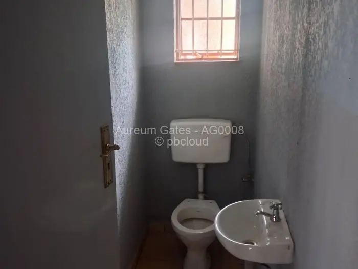 Townhouse/Cluster to Rent in Borrowdale, Harare
