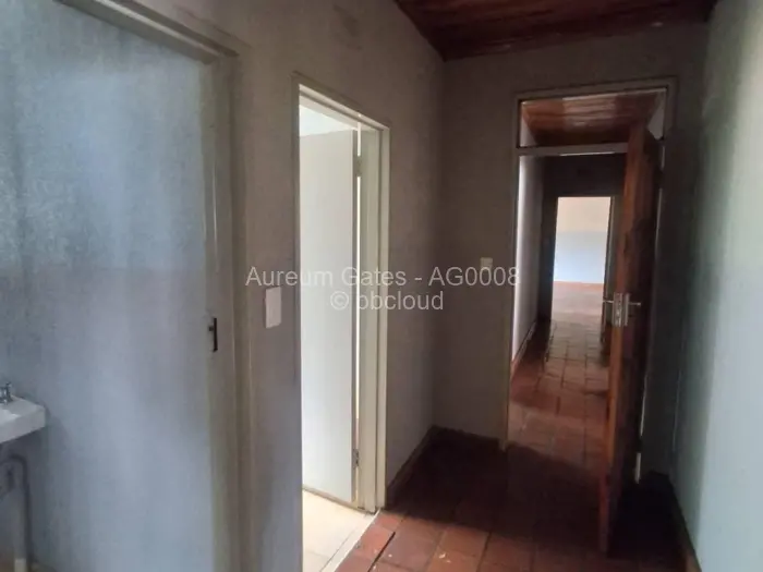 Townhouse/Cluster to Rent in Borrowdale, Harare