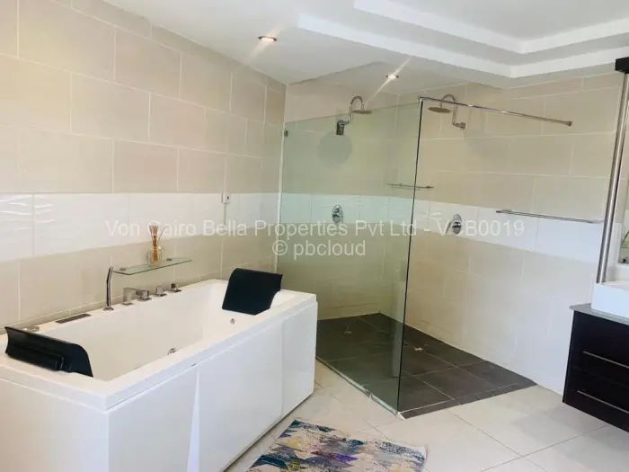 5 Bedroom House for Sale in Hogerty Hill, Harare