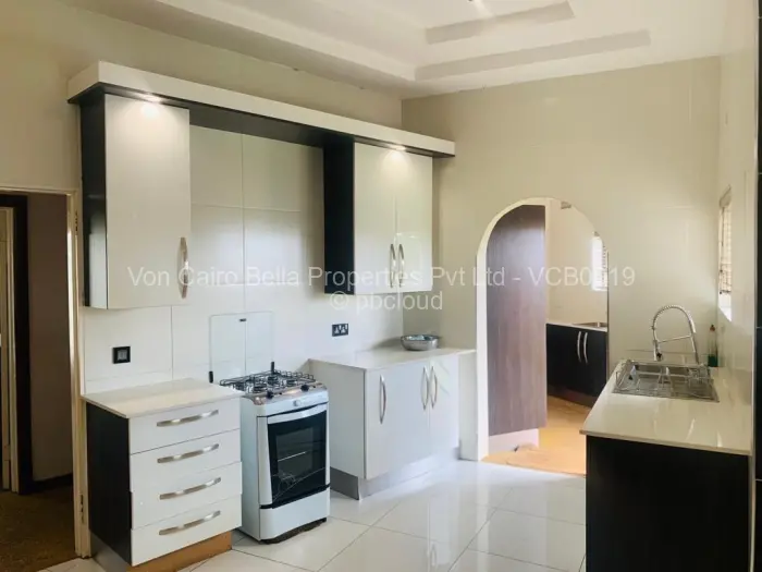 5 Bedroom House for Sale in Hogerty Hill, Harare