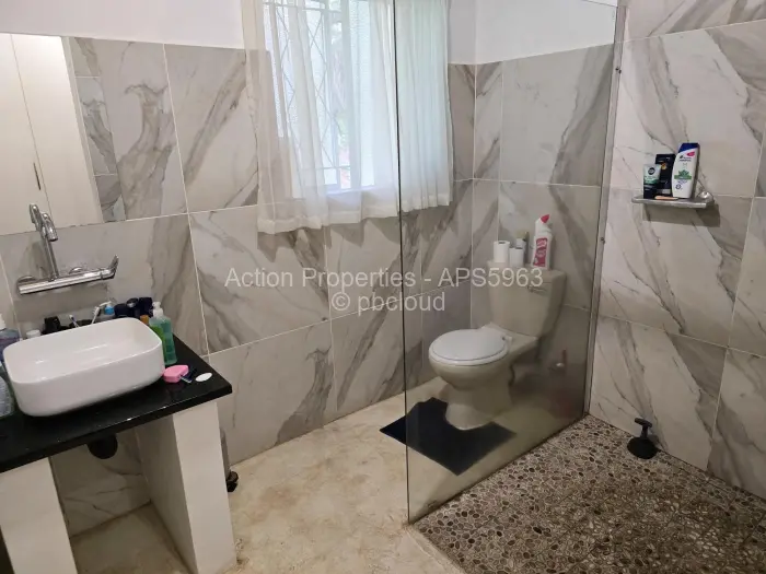 Townhouse/Cluster to Rent in Borrowdale Brooke, Harare