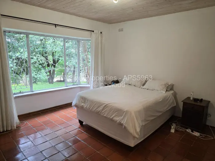 Townhouse/Cluster to Rent in Borrowdale Brooke, Harare