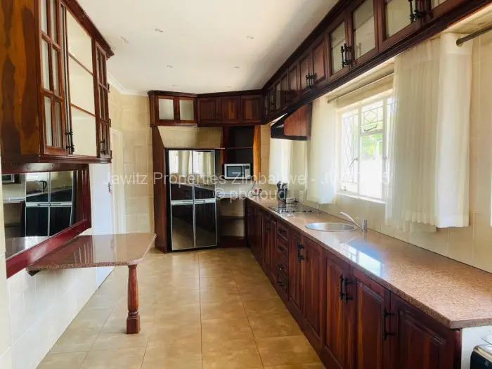 5 Bedroom House to Rent in Philadelphia, Harare