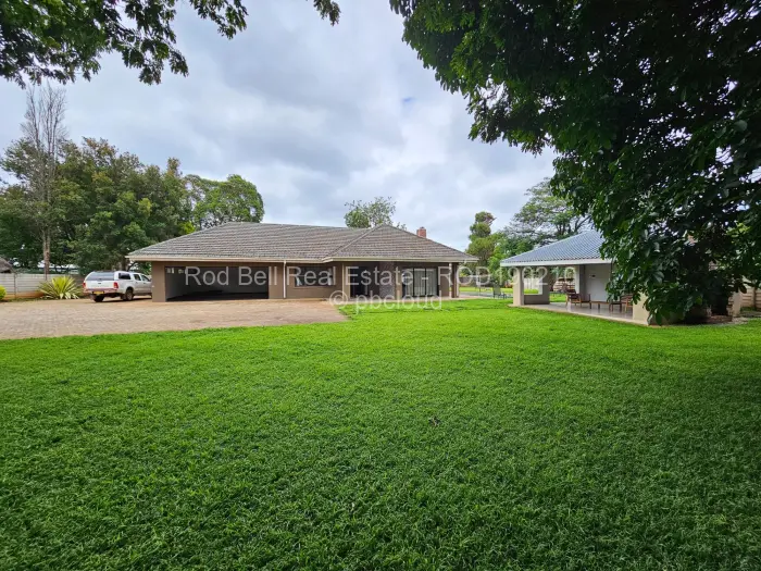 6 Bedroom House for Sale in Northwood, Harare