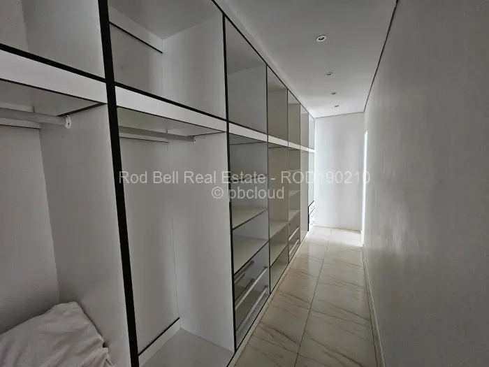 6 Bedroom House for Sale in Northwood, Harare