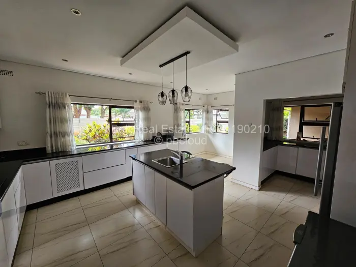 6 Bedroom House for Sale in Northwood, Harare