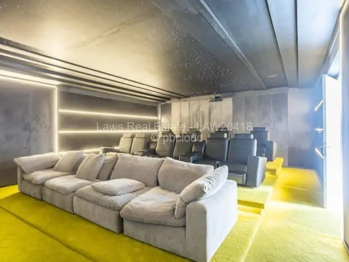 7 Bedroom House for Sale in Borrowdale, Harare