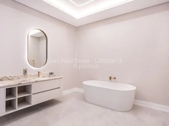 7 Bedroom House for Sale in Borrowdale, Harare