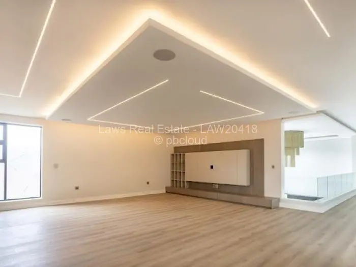 7 Bedroom House for Sale in Borrowdale, Harare