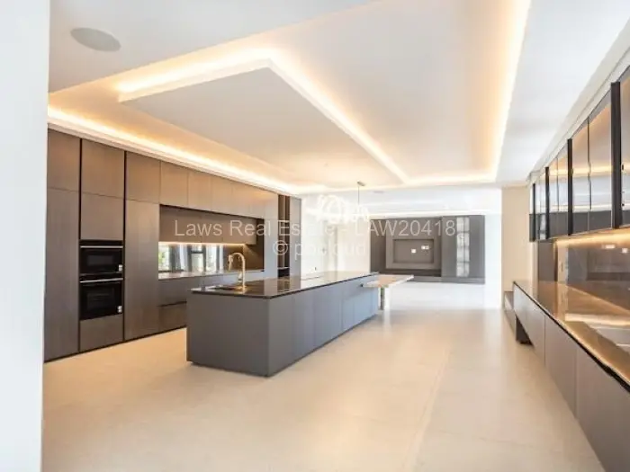 7 Bedroom House for Sale in Borrowdale, Harare