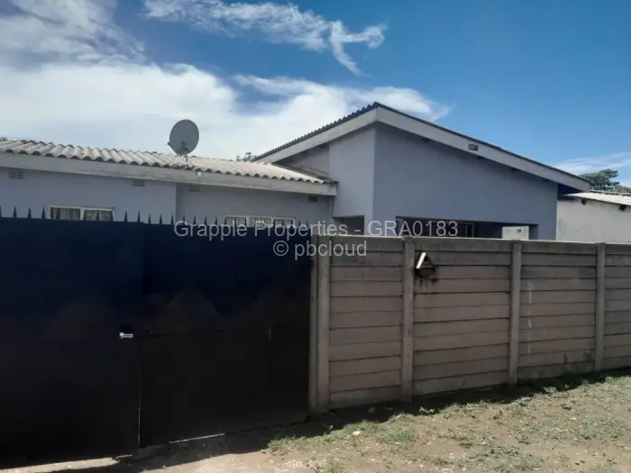 4 Bedroom House for Sale in Highfield, Harare