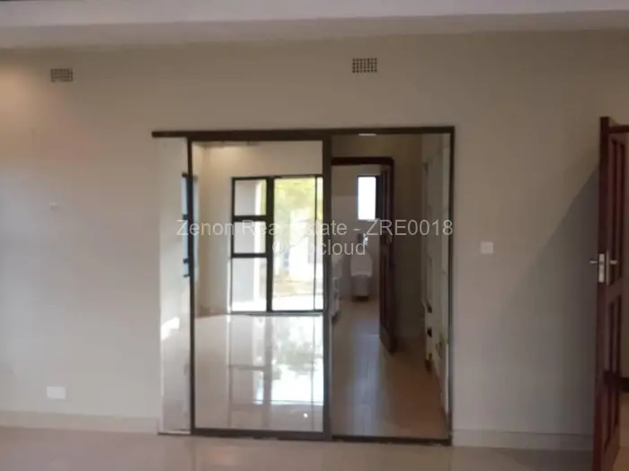 Townhouse/Cluster to Rent in Ballantyne Park, Harare