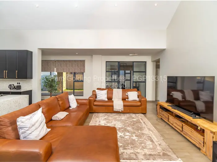 Townhouse/Cluster for Sale in Avondale West, Harare