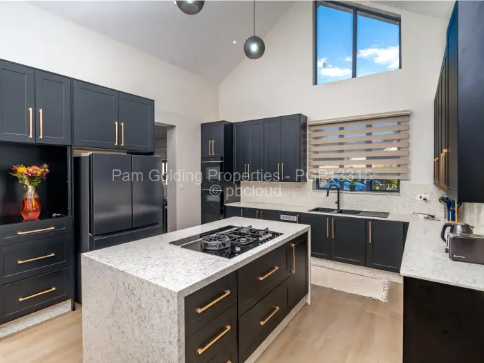 Townhouse/Cluster for Sale in Avondale West, Harare