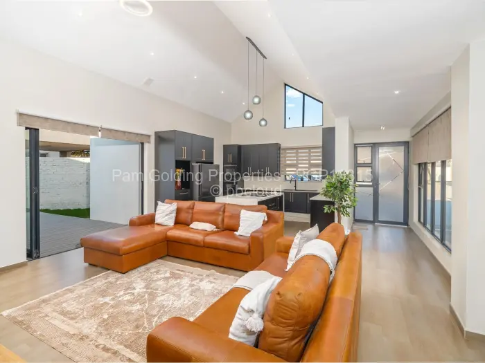 Townhouse/Cluster for Sale in Avondale West, Harare