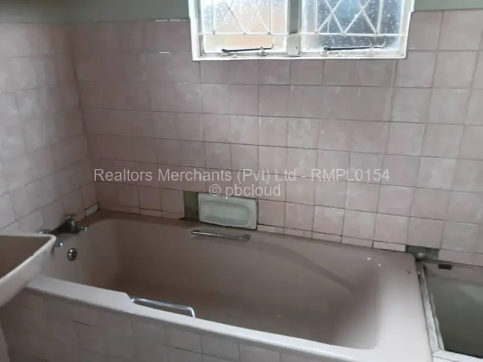 4 Bedroom House to Rent in Glen View, Harare