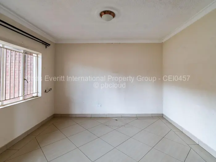 3 Bedroom House for Sale in Mainway Meadows, Harare