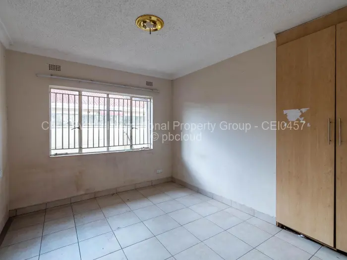 3 Bedroom House for Sale in Mainway Meadows, Harare