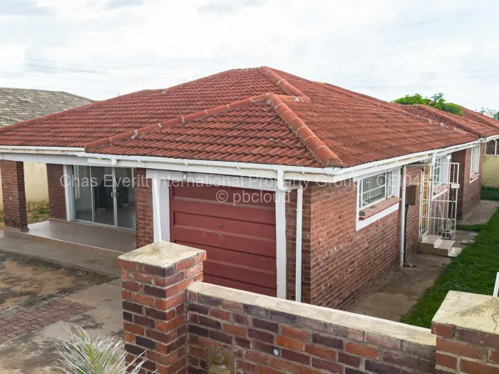 3 Bedroom House for Sale in Mainway Meadows, Harare