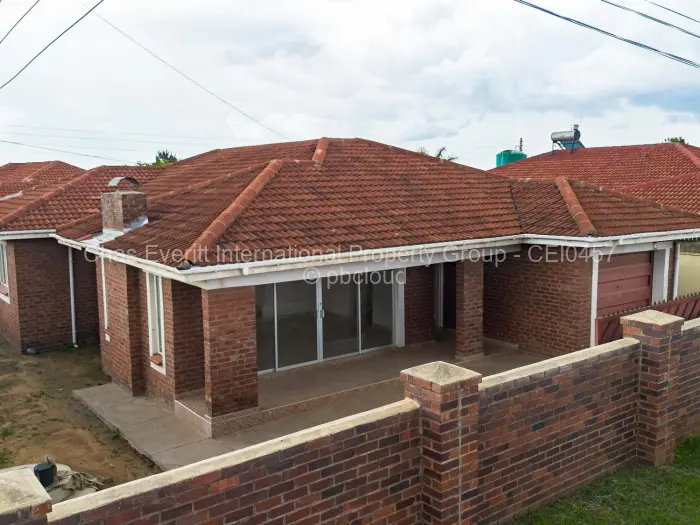 3 Bedroom House for Sale in Mainway Meadows, Harare