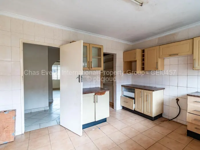 3 Bedroom House for Sale in Mainway Meadows, Harare