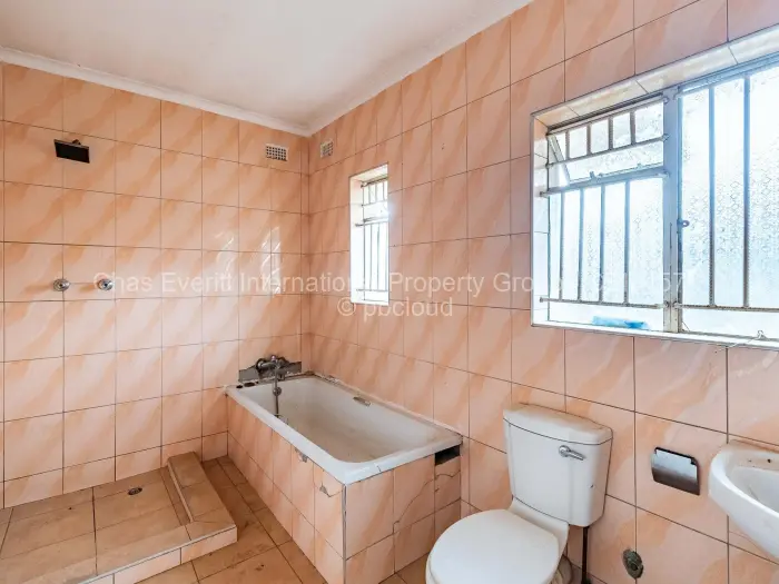 3 Bedroom House for Sale in Mainway Meadows, Harare