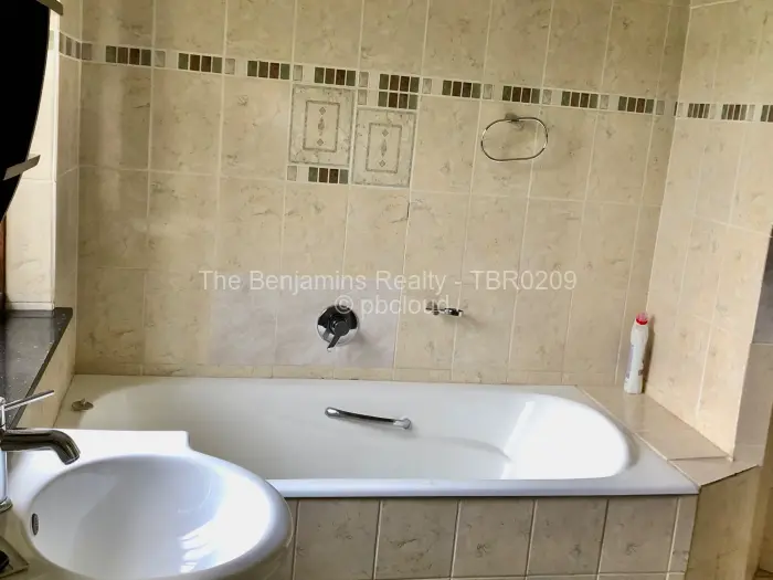 4 Bedroom House to Rent in Ballantyne Park