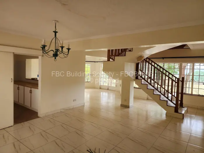 Townhouse/Cluster to Rent in Borrowdale Brooke, Harare