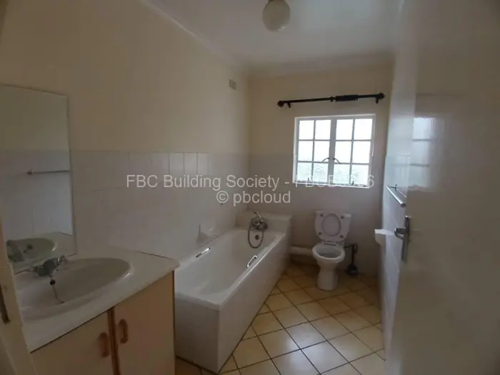 Townhouse/Cluster to Rent in Borrowdale Brooke, Harare