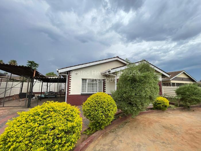 5 Bedroom House for Sale in Highfield, Harare