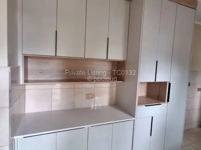 6 Bedroom House to Rent in Avondale West