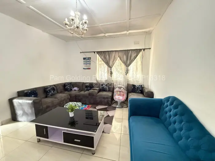 7 Bedroom House for Sale in Malindela, Bulawayo