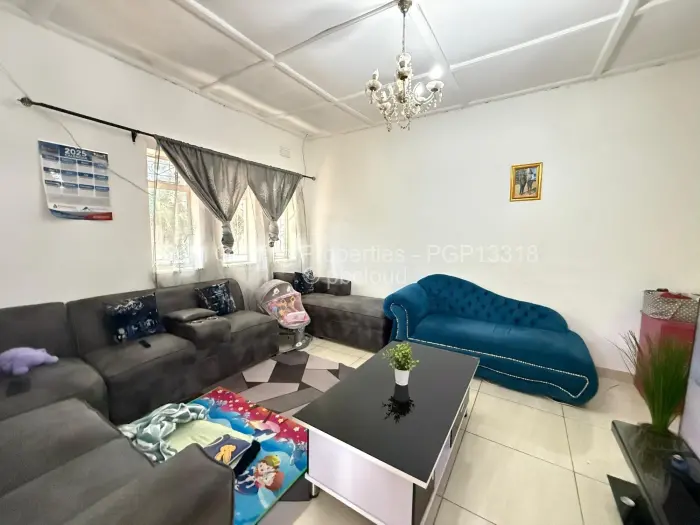 7 Bedroom House for Sale in Malindela, Bulawayo