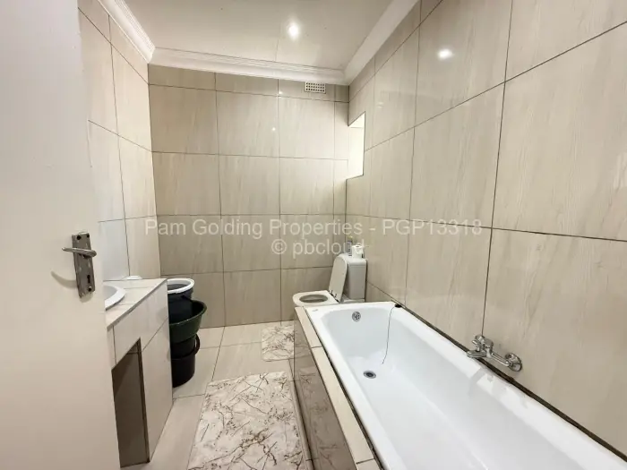 7 Bedroom House for Sale in Malindela, Bulawayo