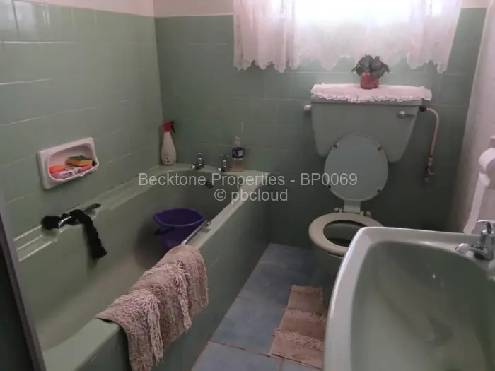 3 Bedroom House for Sale in Ilanda, Bulawayo