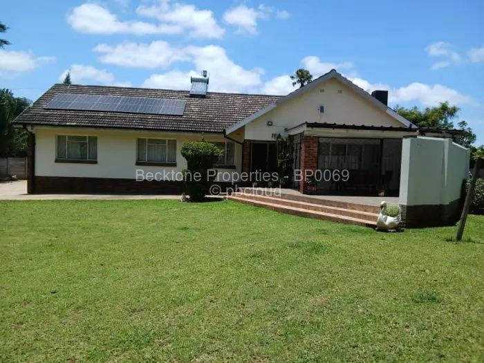 3 Bedroom House for Sale in Ilanda, Bulawayo